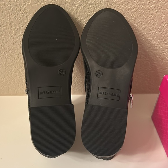 Girls brand new black ankle boots size 2. Brand new in the box from Kohls. - Picture 8 of 9